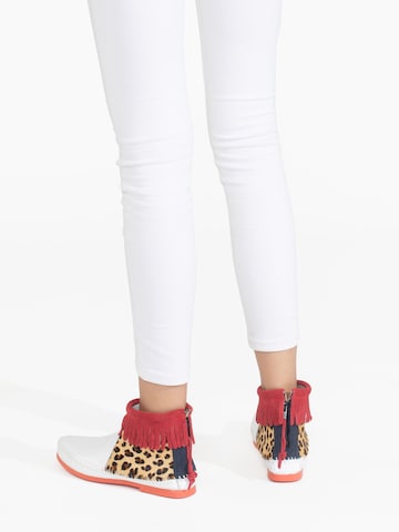 Minnetonka Ankle boots in White