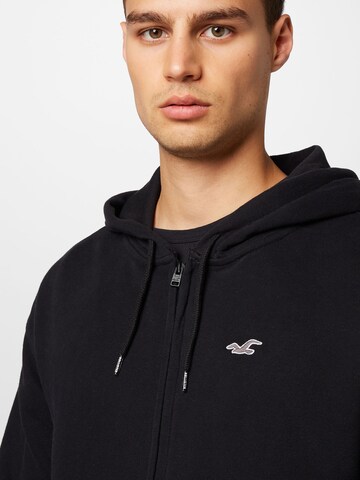 HOLLISTER - Sudadera con cremallera 'MUST HAVE SCRIPT' en negro