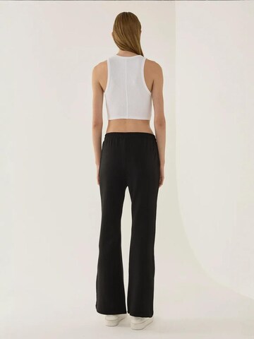 regular Pantaloni di Hiccup in nero