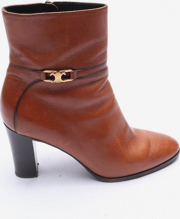 Céline Dress Boots in 39 in Brown: front