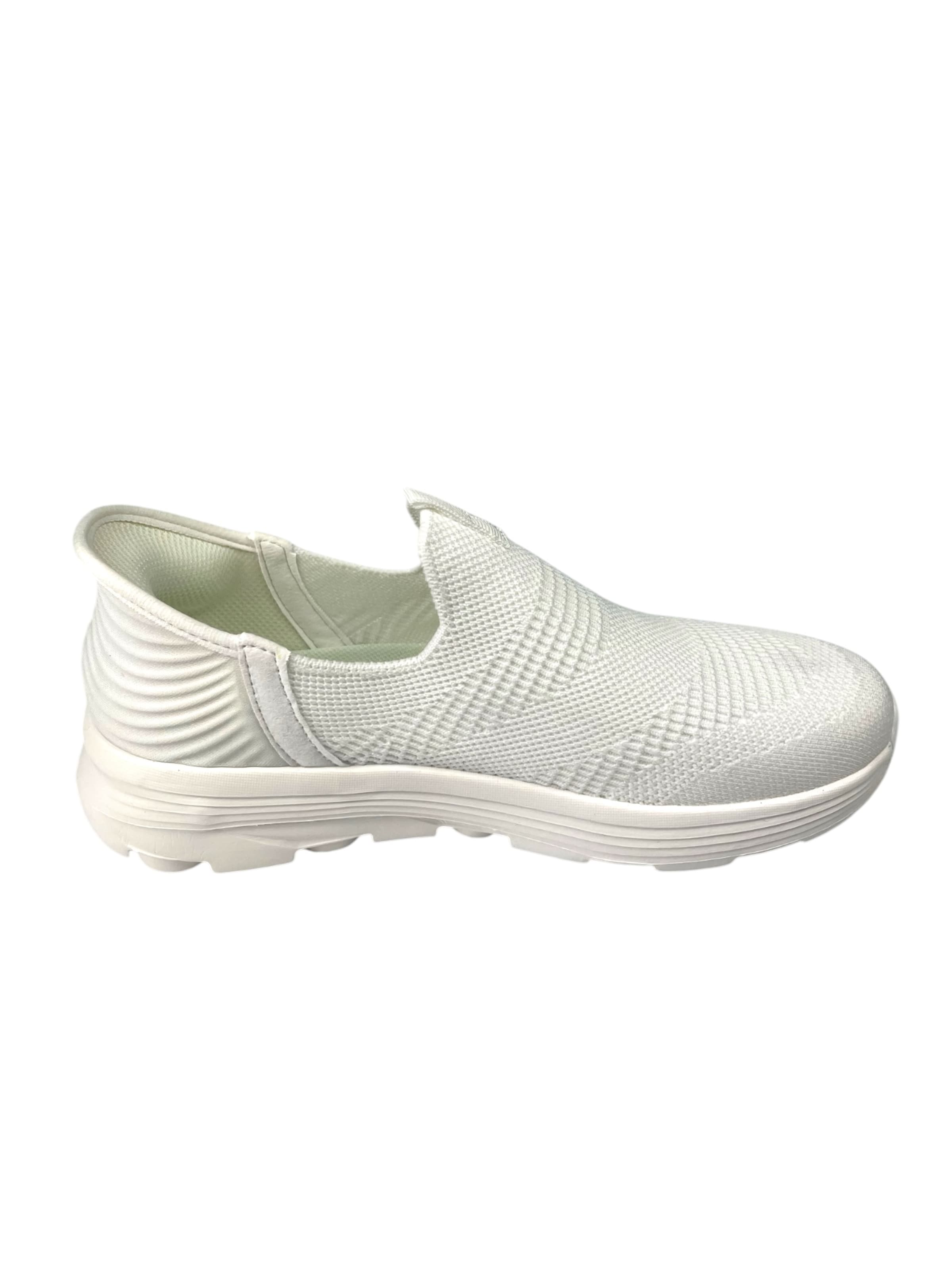 Chaussure basse 'Sneaker' Kumixi en blanc