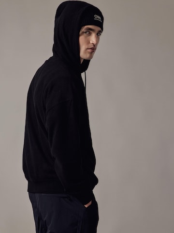 Felpa 'Pile con Cappuccio' di OWN Off With Nature in nero
