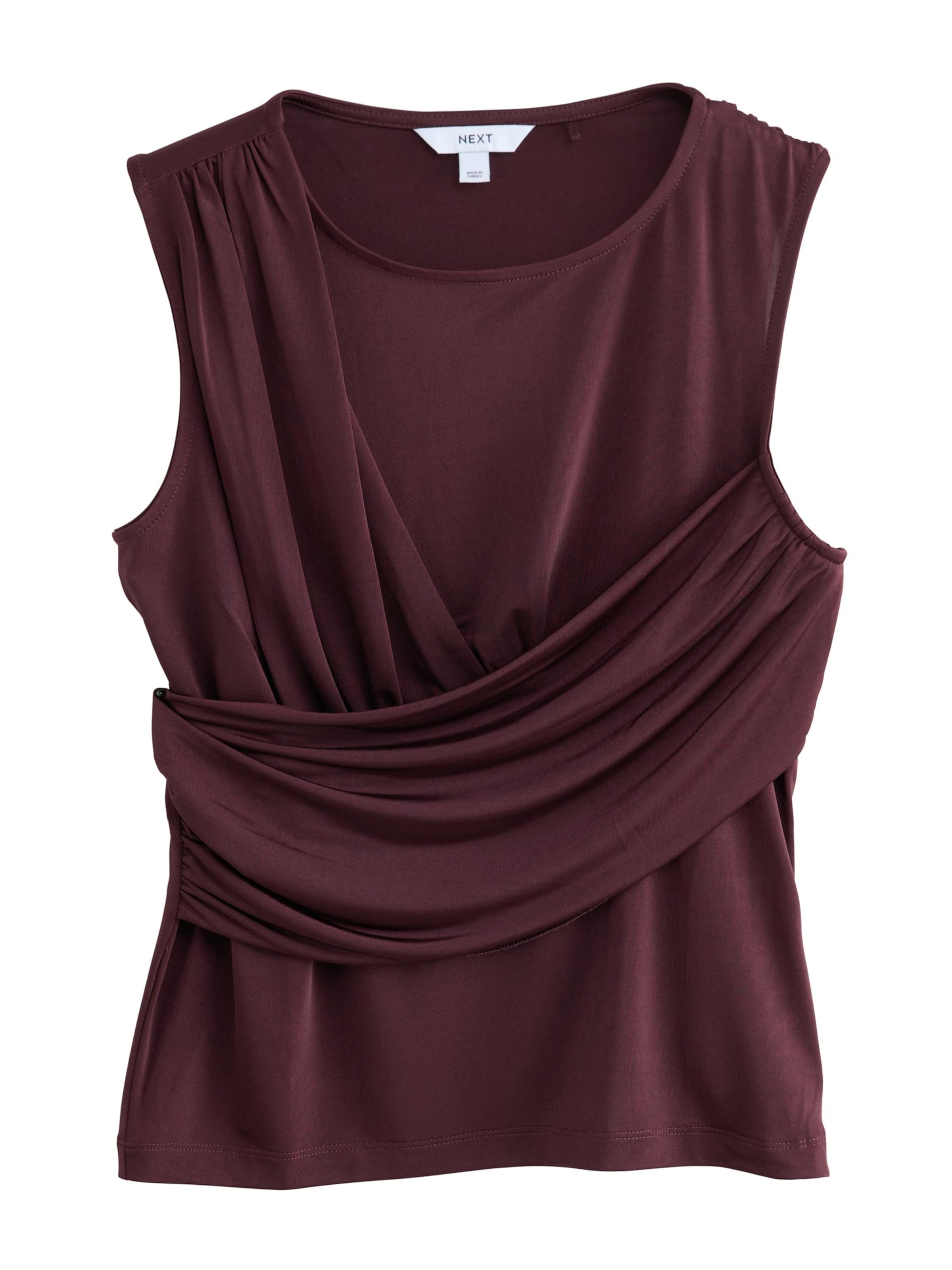 Next Тениска в червено: отпред