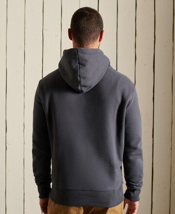 Superdry - Sudadera en gris