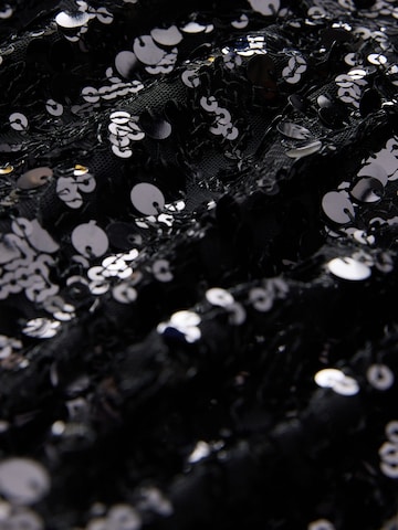 Robe Next en noir