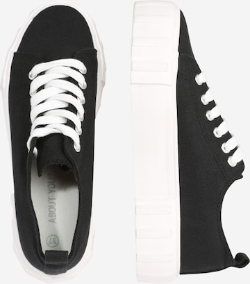 Sneaker bassa 'Hedi' di ABOUT YOU in nero