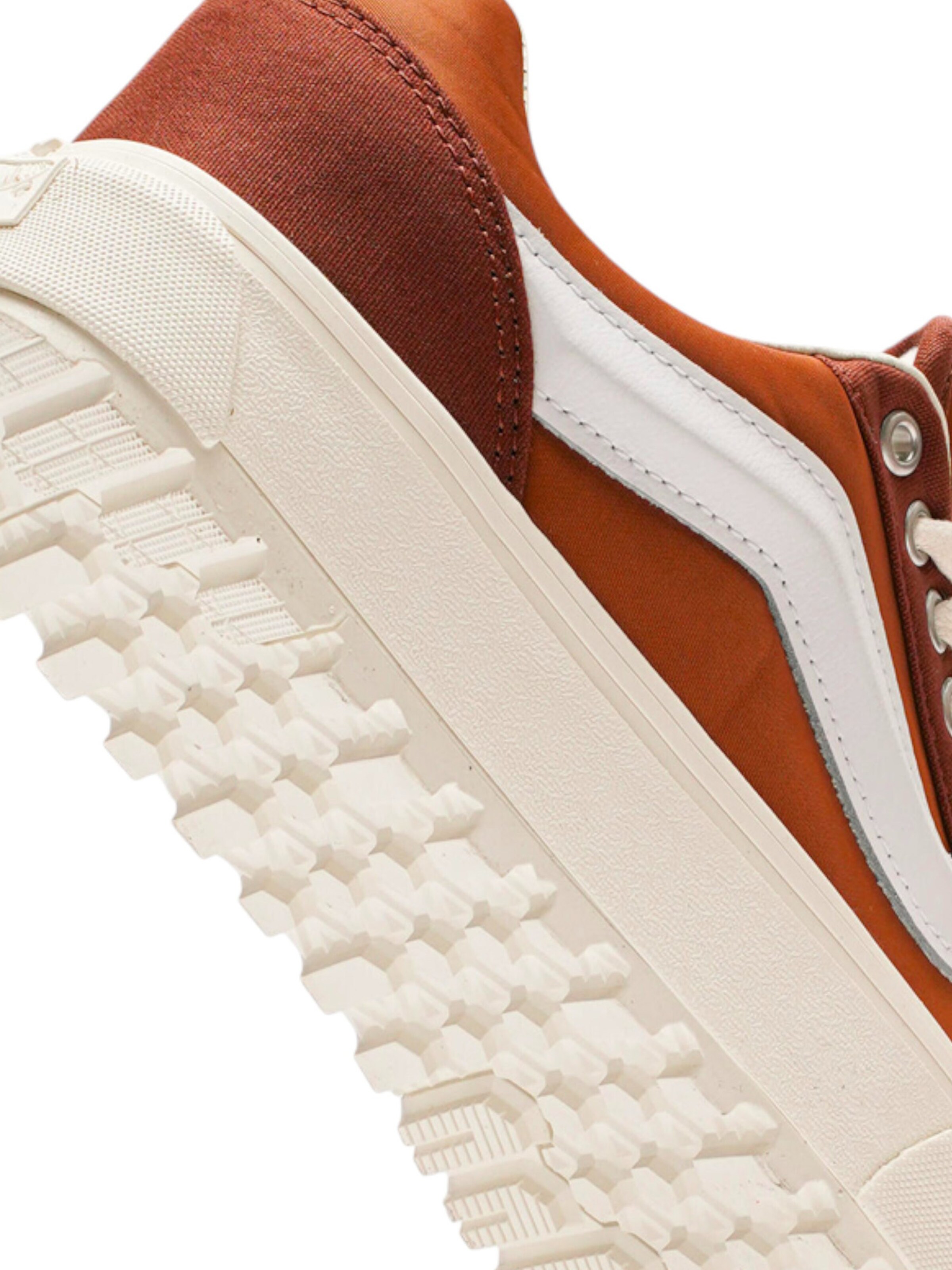 Baskets basses 'LX KNU SKOOL MTE-1' VANS en marron