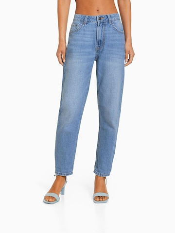 Bershka Tapered Jeans in Blau: predná strana