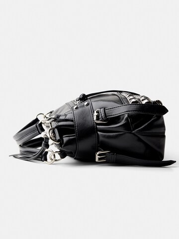 Bershka Handtasche in Schwarz
