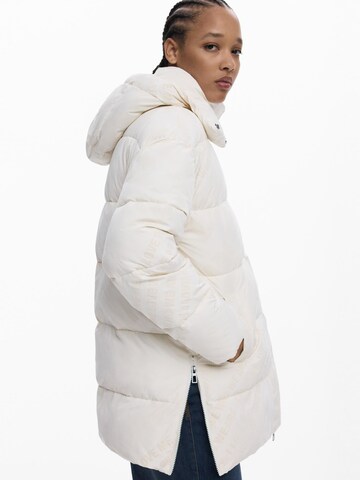 Veste d’hiver Desigual en blanc