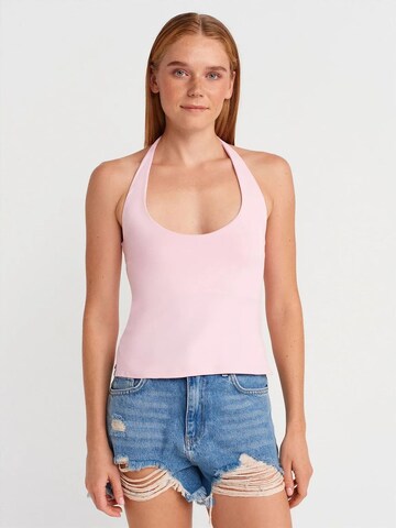 Dilvin Top in Pink: front