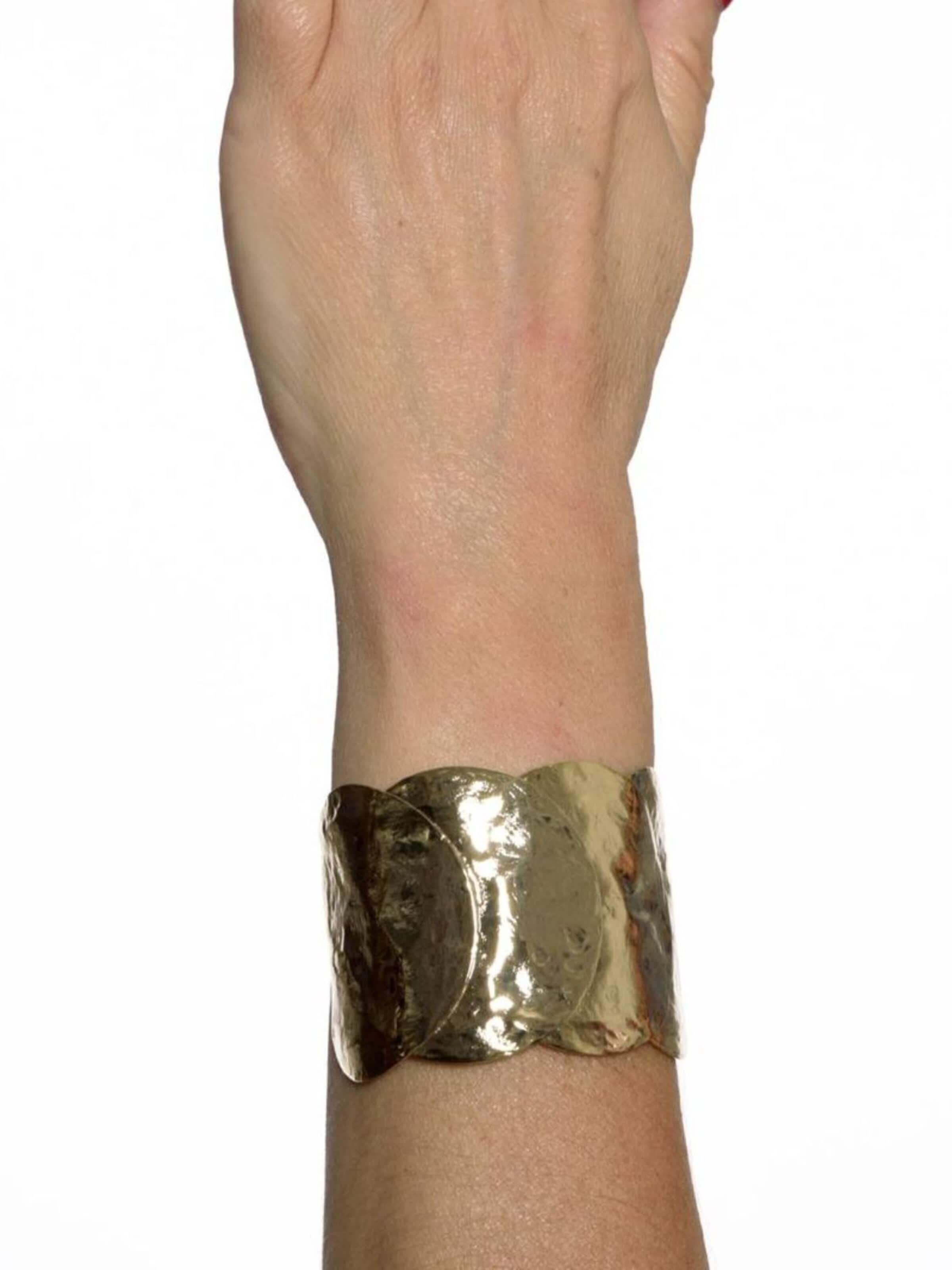 Addicted2 Bracelet in Gold: front
