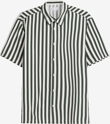 Bershka Comfort fit Button Up Shirt in Green: front