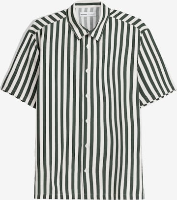 Bershka Comfort fit Button Up Shirt in Green: front