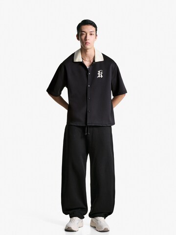 Fit confort Chemise Bershka en noir