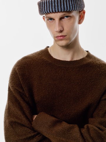 Pull&Bear Sveter - Hnedá