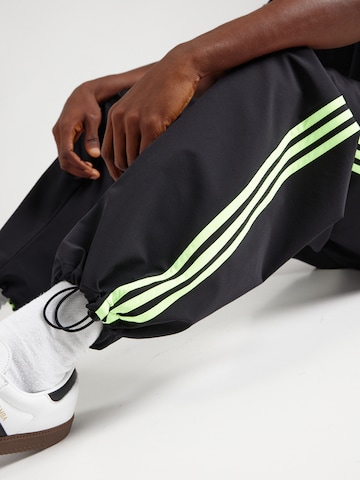 Effilé Pantalon ADIDAS ORIGINALS en noir