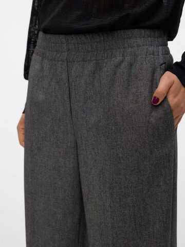 VERO MODA Baggy Trousers 'anni' in Grey