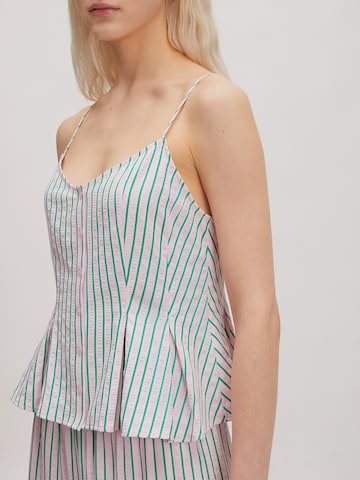 Top 'Isela' de la EDITED pe alb