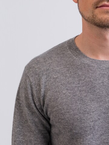 Pullover di CASH-MERE.CH in grigio