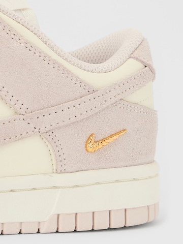 Sneaker bassa 'Dunk Low SE' di Nike Sportswear in beige
