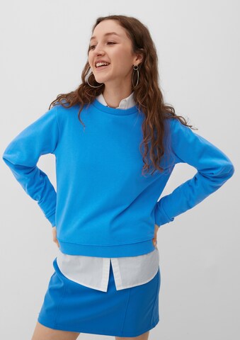 Sweat-shirt QS en bleu : devant