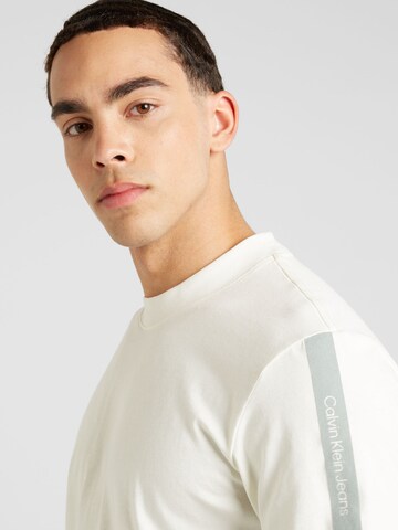 T-Shirt Calvin Klein Jeans en blanc