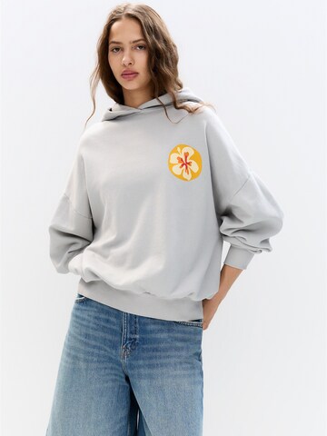 Bluză de molton de la Pull&Bear pe gri