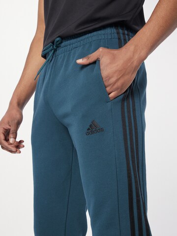 Effilé Pantalon de sport 'Essentials' ADIDAS SPORTSWEAR en bleu