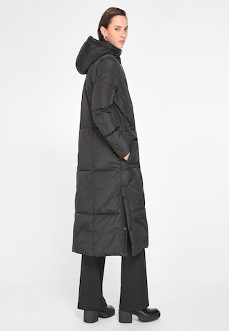 Peter Hahn Winter Coat in Black