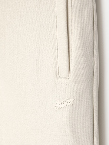 Pull&Bear Широка кройка Панталон в бяло