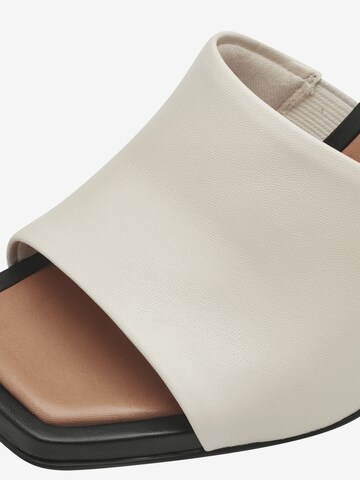 Mule NEWD.Tamaris en beige