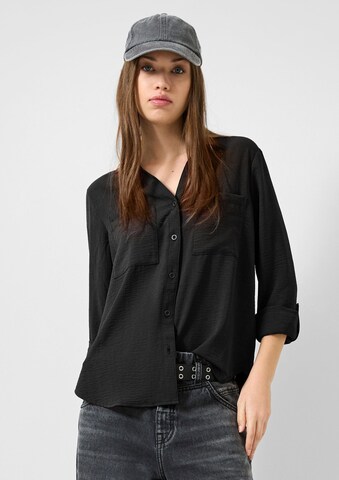 melns QS Blūze: no priekšpuses