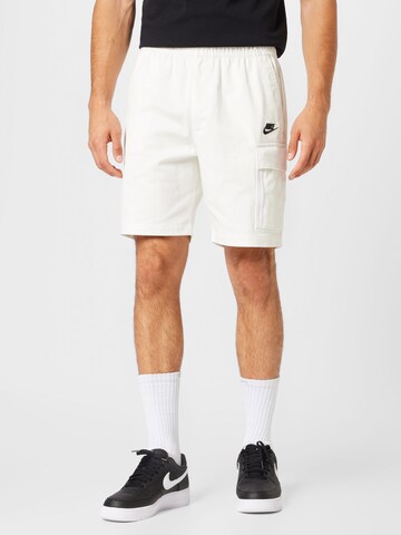 Nike Sportswear Regular Pants in White: front