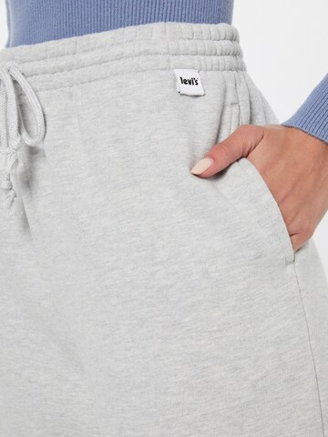 LEVI'S ® Lużny krój Spodnie 'Apartment Sweatpant' w kolorze szary
