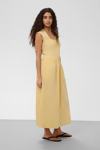 Robe 'SLSimone' SOAKED IN LUXURY en jaune