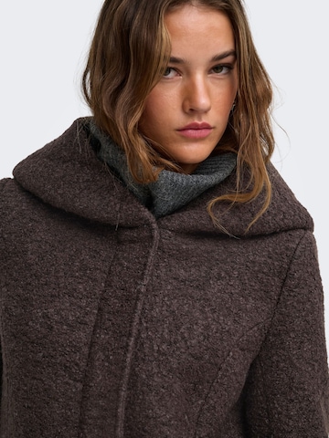Cappotto invernale di ONLY in marrone