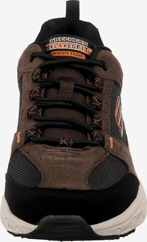 SKECHERS Trampki niskie 'Oak Canyon' w kolorze brązowy