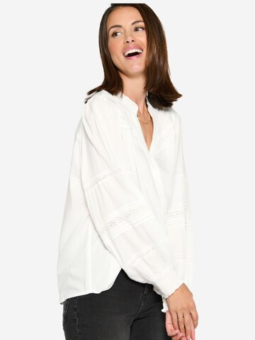 LolaLiza - Blusa em branco: frente