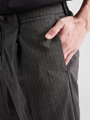 SELECTED HOMME - regular Pantalón de pinzas 'SLHLEROY' en gris