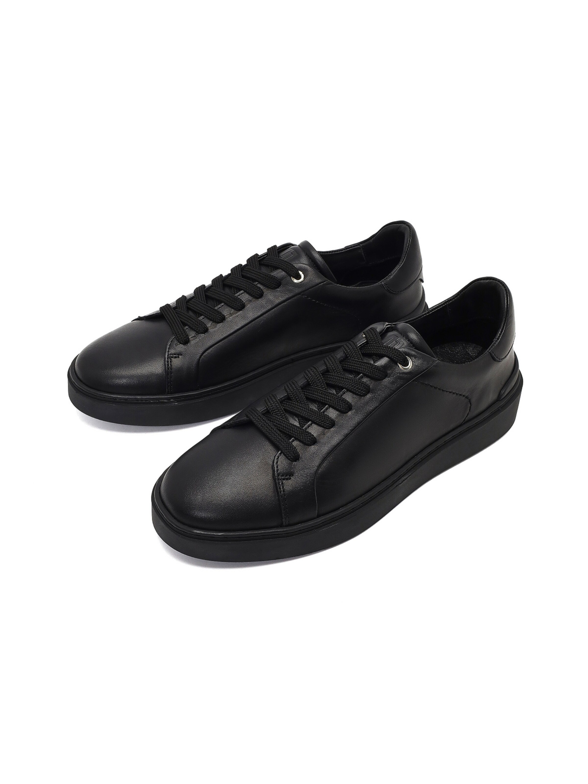 Baskets basses Derimod en noir