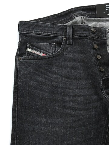 Regular Jean 'MARKEE R9H20' DIESEL en noir