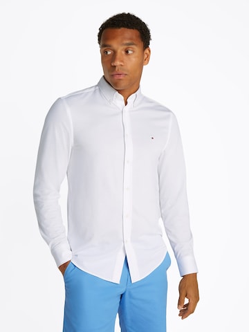 TOMMY HILFIGER Slim fit Ing - fehér: elől
