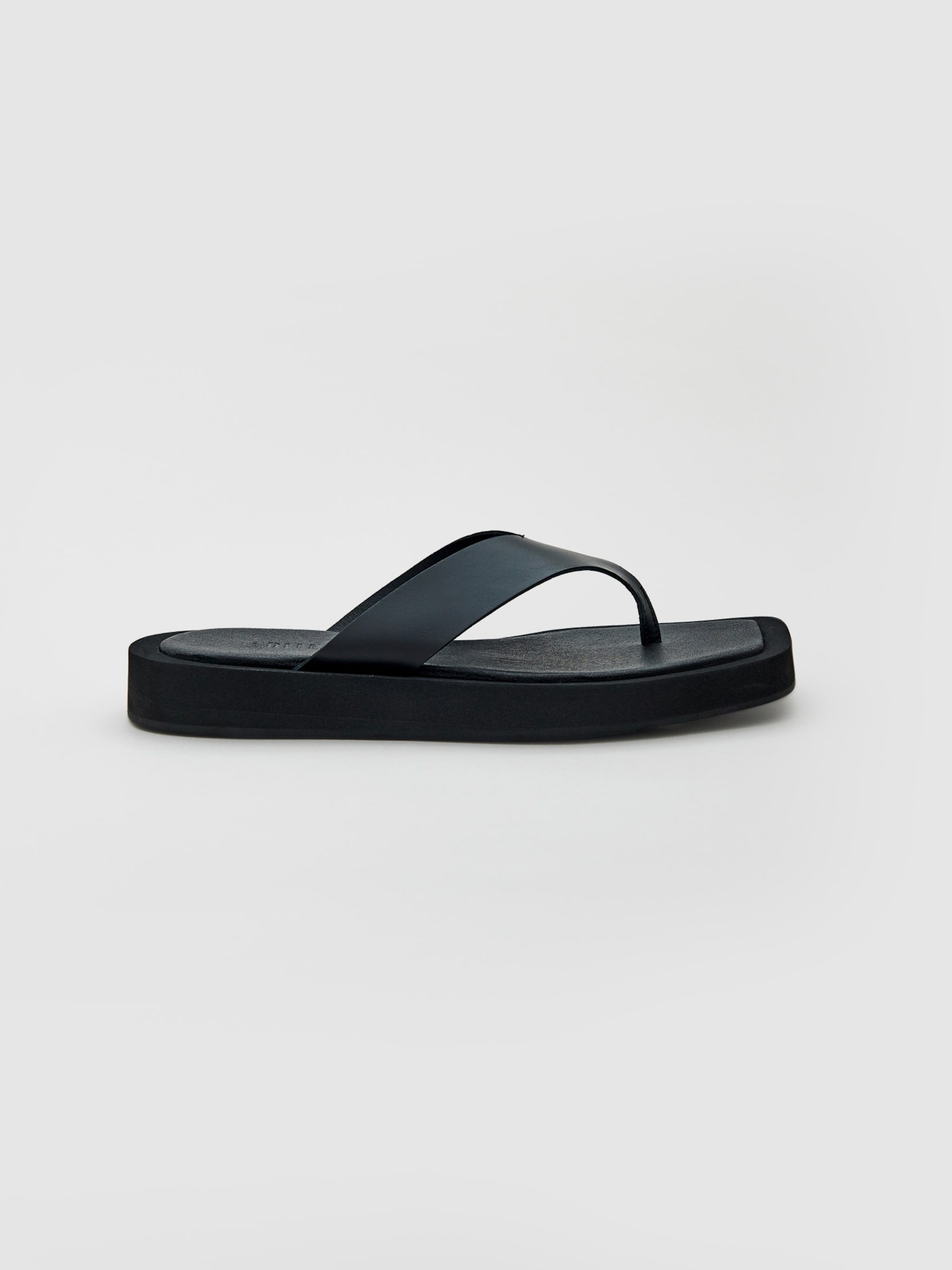 EDITED Producten Teenslipper 'Keana' Zwart