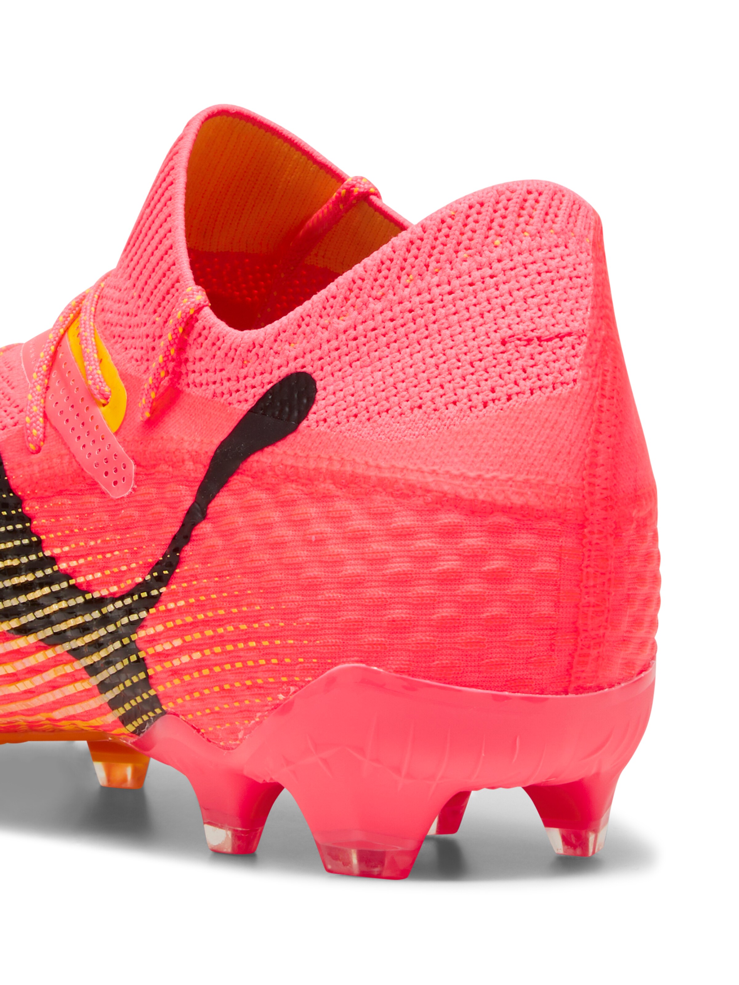 rozā PUMA Futbola apavi 'Future 7 Ultimate'