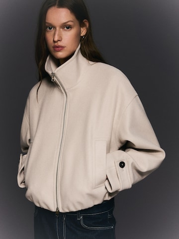 Veste mi-saison Bershka en beige : devant