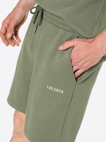 Regular Pantalon 'Pompei' Les Deux en vert