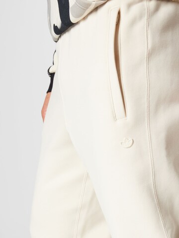 Tapered Pantaloni 'Adicolor Trefoil Sweat' di ADIDAS ORIGINALS in bianco
