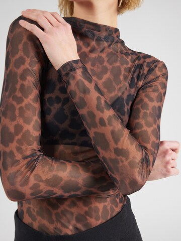 Shirtbody 'Claire' ABOUT YOU en marron