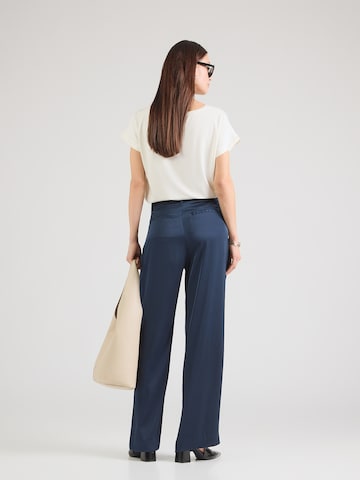 MICHAEL Michael Kors Zvonové kalhoty Kalhoty se sklady v pase – modrá